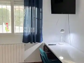 Zimmer in Camino del Mahonés, 37, Los Girasoles Schlafzimmer von Haus oder Chalet zur untervermieten in San Vicente del Raspeig / Sant Vicent del Raspeig mit Klimaanlage, Heizung und Privatgarten