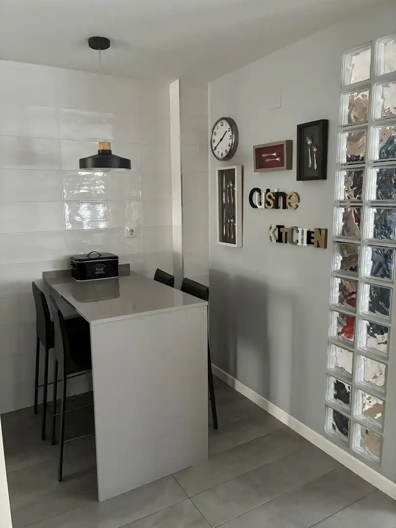 Dúplex en venta en Calle Antonio Pantión, 6, Cruz Roja Cocina de Dúplex en venta en Sevilla con Aire acondicionado, Calefacción y Parquet