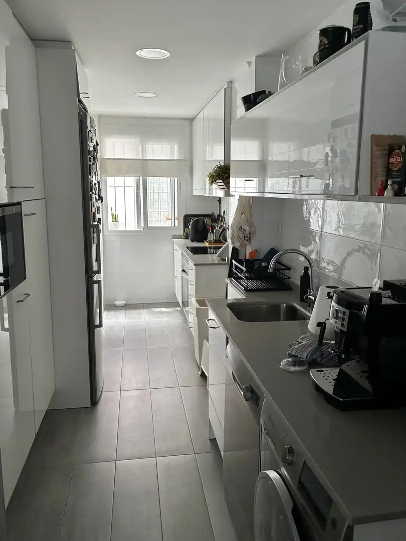 Dúplex en venta en Calle Antonio Pantión, 6, Cruz Roja Cocina de Dúplex en venta en Sevilla con Aire acondicionado, Calefacción y Parquet