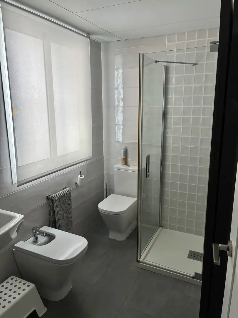 Dúplex en venta en Calle Antonio Pantión, 6, Cruz Roja Baño de Dúplex en venta en Sevilla con Aire acondicionado, Calefacción y Parquet