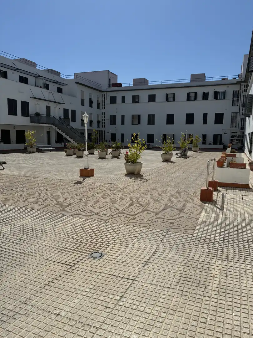 Dúplex en venta en Calle Antonio Pantión, 6, Cruz Roja Terraza de Dúplex en venta en Sevilla con Aire acondicionado, Calefacción y Parquet