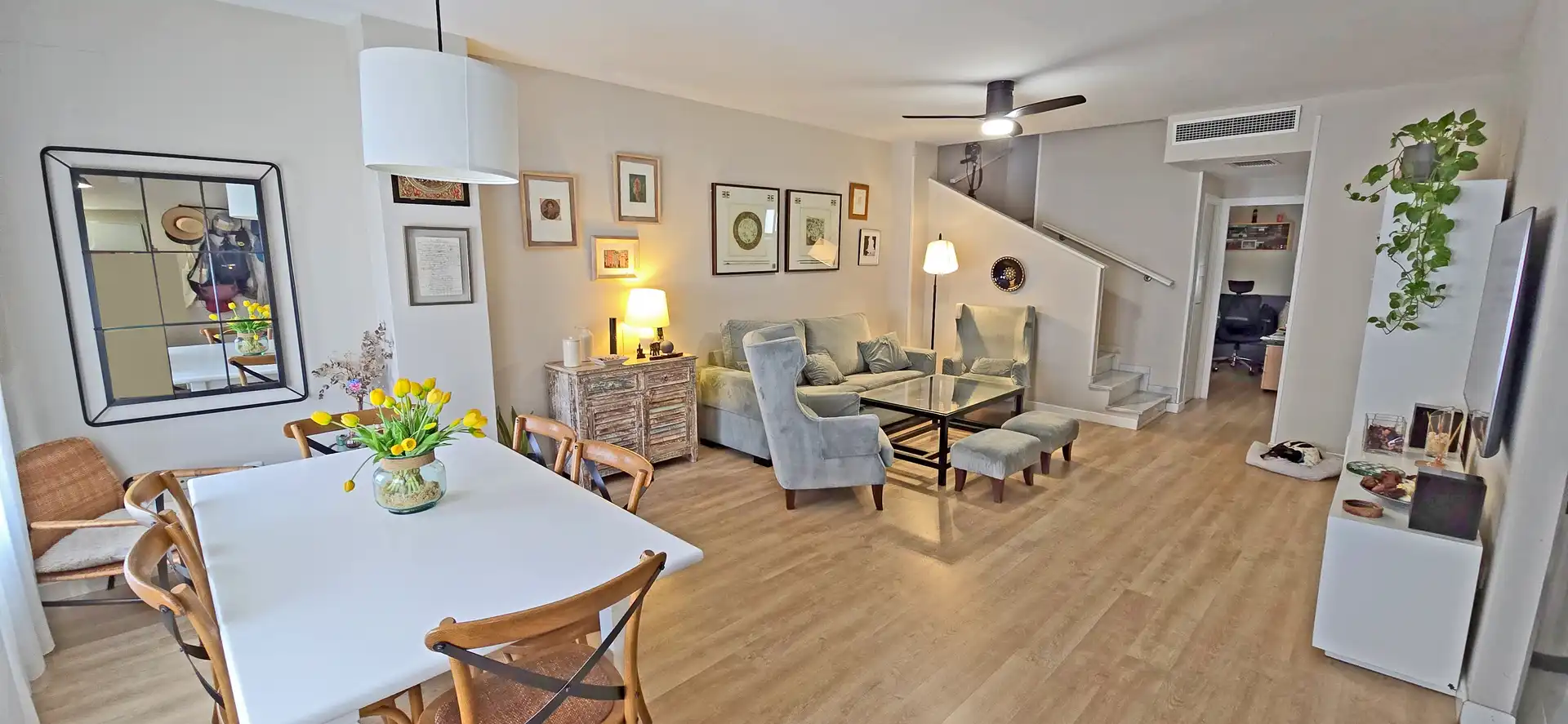 Wohnzimmer von Maisonette zum Verkauf in Sevilla mit Klimaanlage, Heizung und Parkett