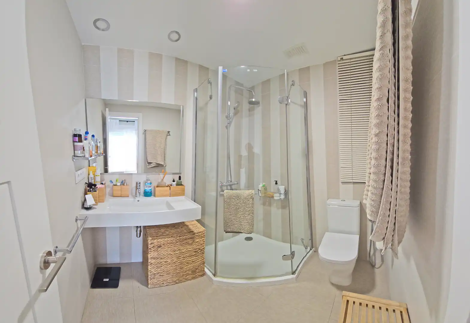 Badezimmer von Maisonette zum Verkauf in Sevilla mit Klimaanlage, Heizung und Parkett