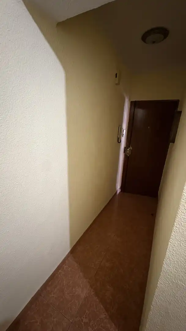 Flat for sale in  Granada Capital  with Balcony
