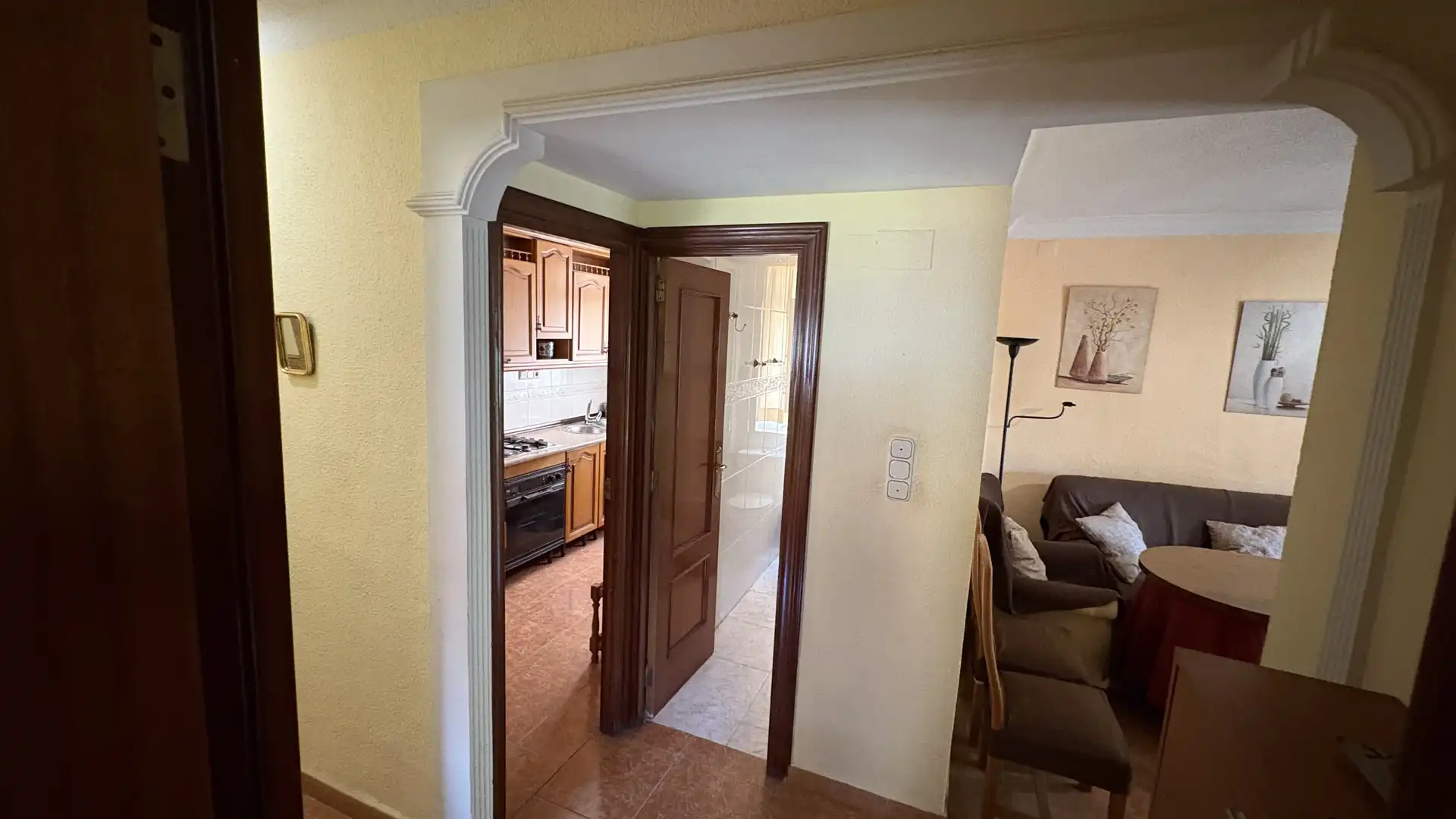 Flat for sale in  Granada Capital  with Balcony