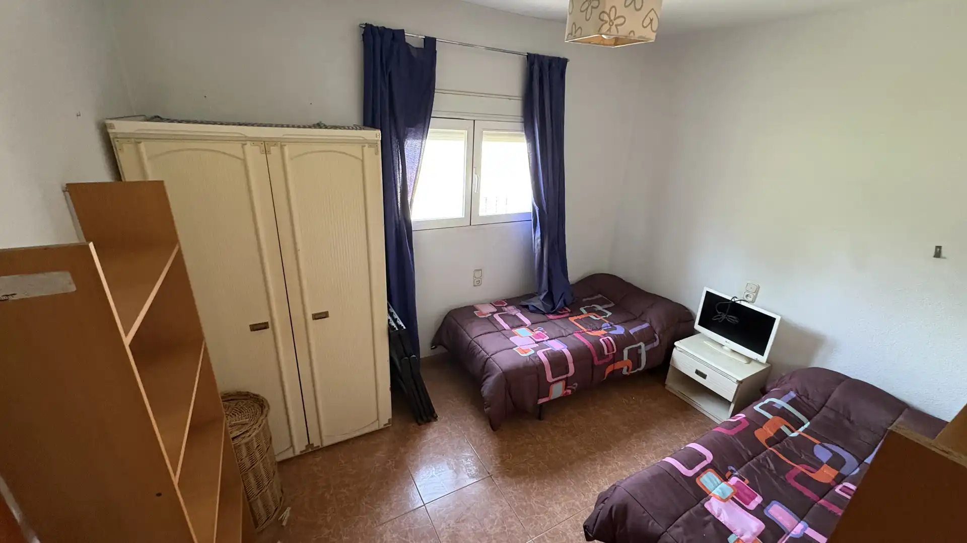 Bedroom of Flat for sale in  Granada Capital  with Balcony