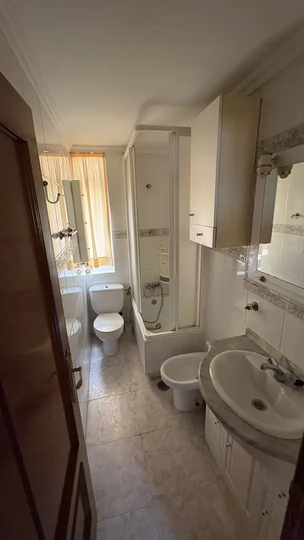 Bathroom of Flat for sale in  Granada Capital  with Balcony