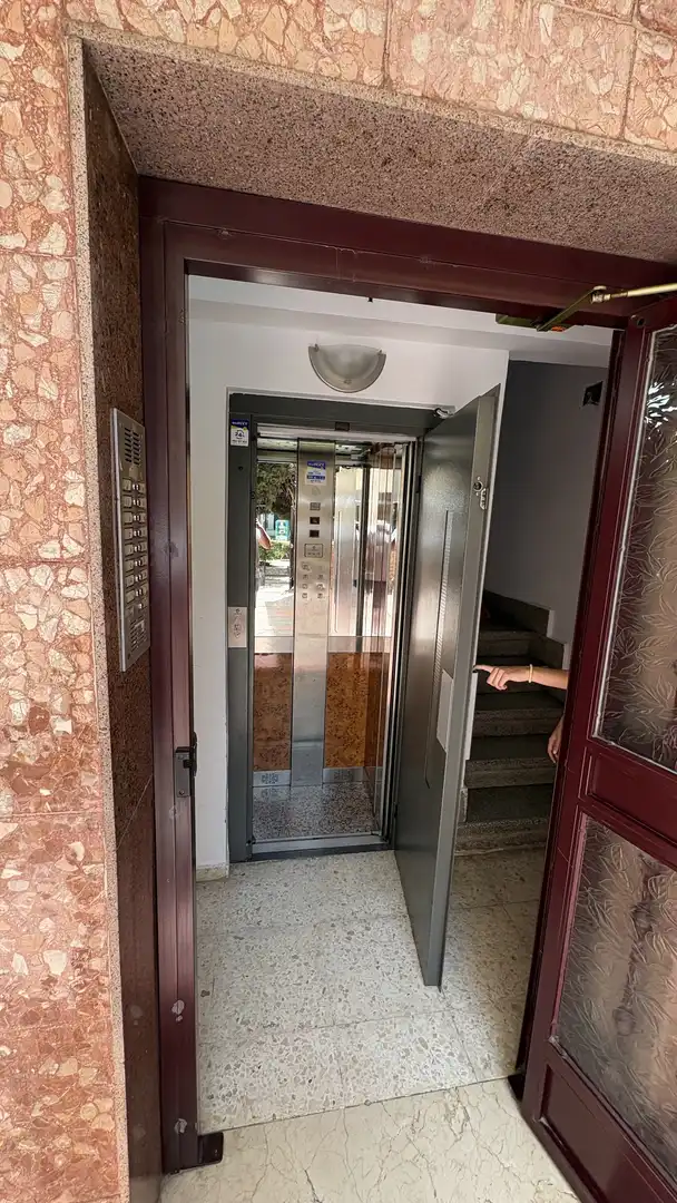 Flat for sale in  Granada Capital  with Balcony