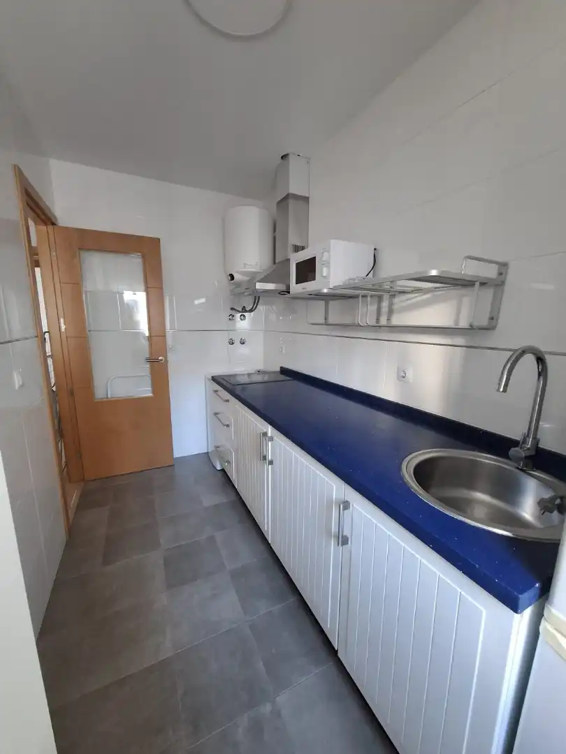 Piso de alquiler en Calle la Cornisa, 1, Gelves Cocina de Piso de alquiler en Gelves con Aire acondicionado, Calefacción y Parquet