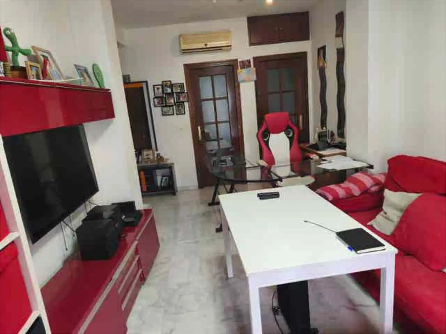 Sala d'estar de Pis en venda en La Algaba amb Calefacció, Terrassa i Traster