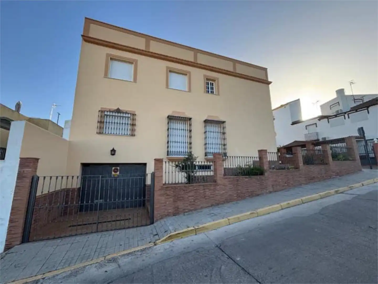 Houses for sale in Morón de la Frontera Exterior view of Houses for sale in Morón de la Frontera