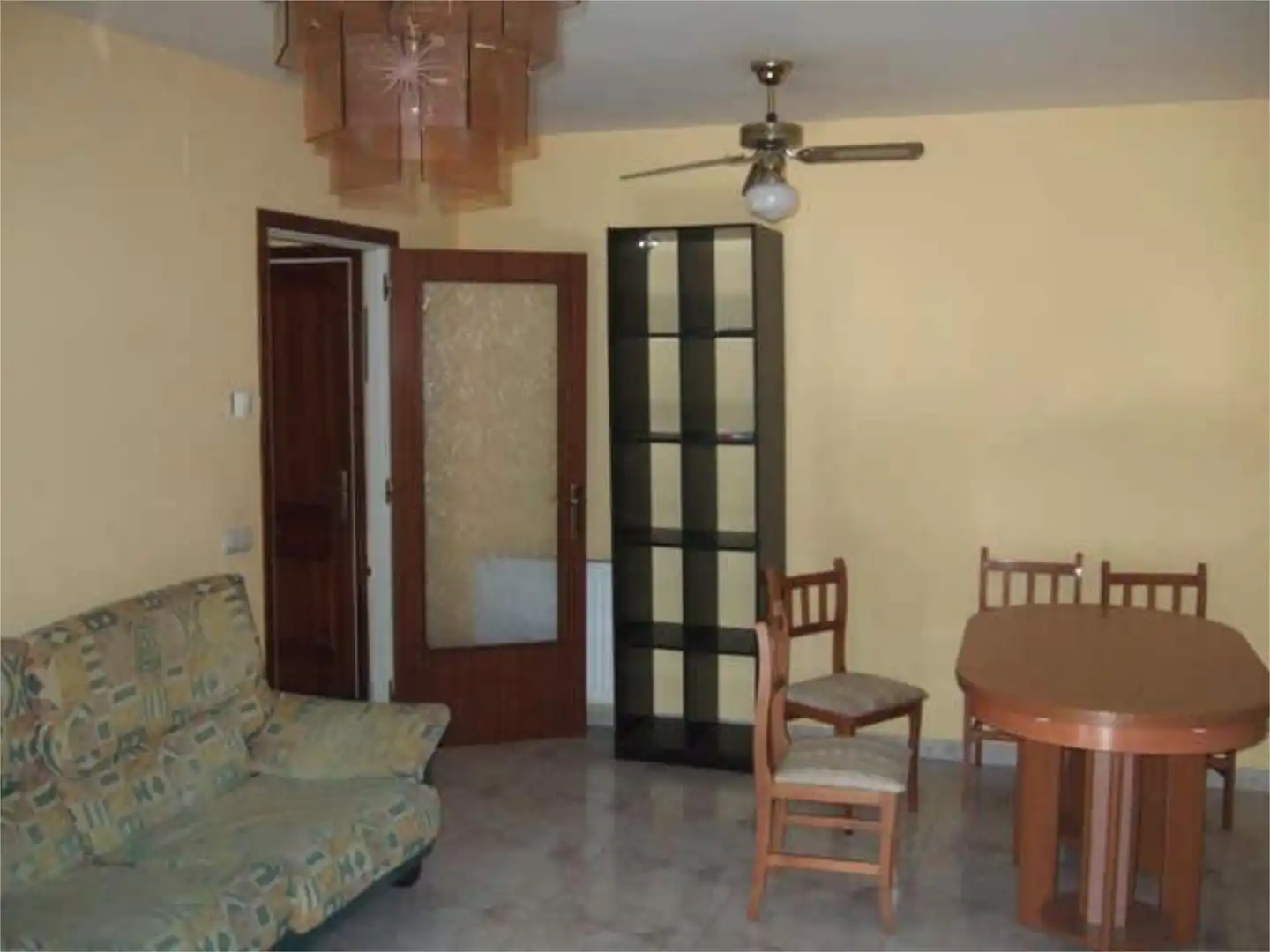 Wohnung zum Verkauf in La Jonquera Wohnung zum Verkauf in La Jonquera mit Terrasse