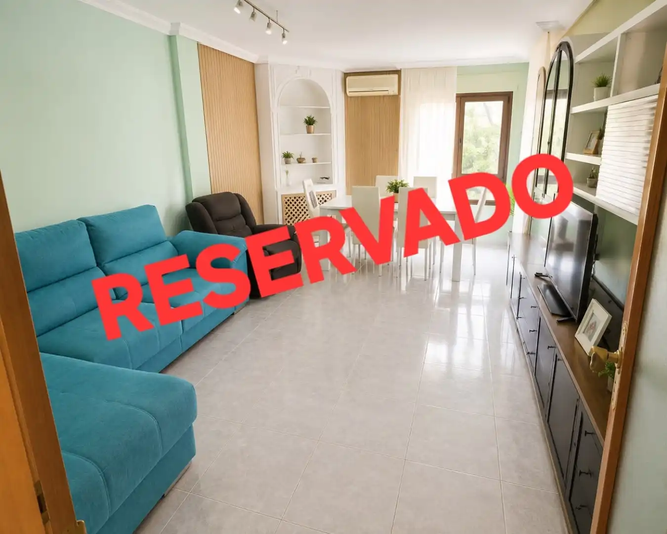 Flat for sale in Plaza de Sepúlveda, 22, Val Living room of Flat for sale in Alcalá de Henares with Air Conditioner and Terrace