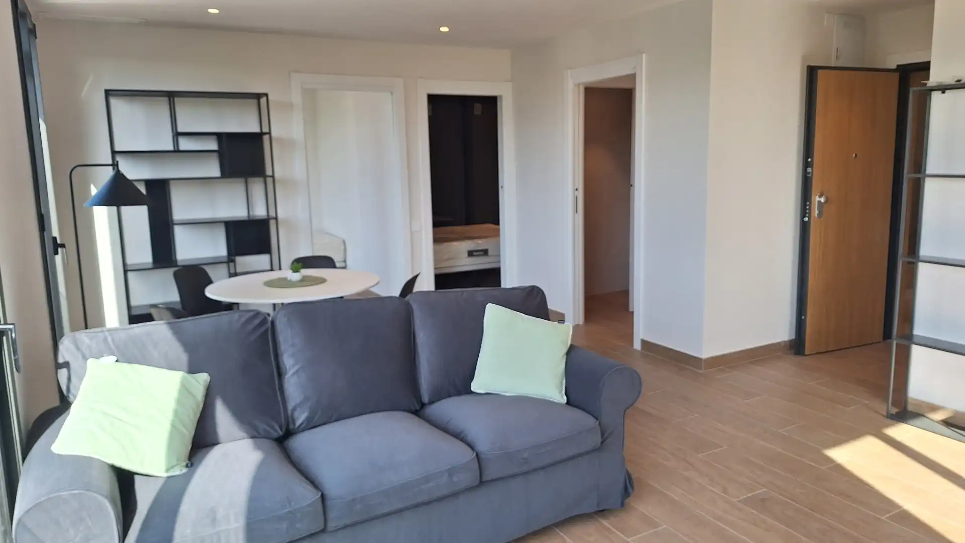 Wohnung zur Miete in Passeig de Sant Dídac, 10, Vallpineda - Santa Bàrbara Wohnzimmer von Wohnung zur Miete in Sitges mit Parkett, Abstellraum und Möbliert