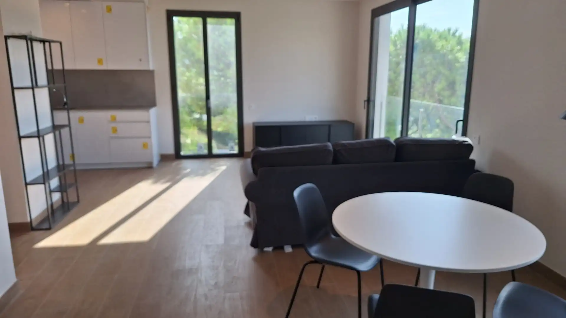 Wohnung zur Miete in Passeig de Sant Dídac, 10, Vallpineda - Santa Bàrbara Wohnzimmer von Wohnung zur Miete in Sitges mit Parkett, Abstellraum und Möbliert