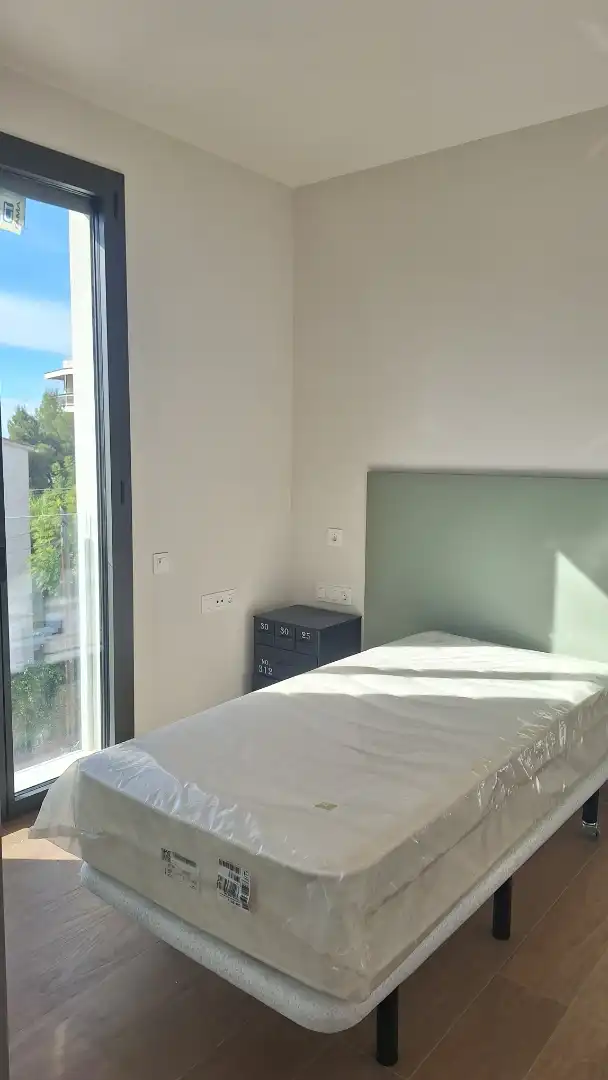 Wohnung zur Miete in Passeig de Sant Dídac, 10, Vallpineda - Santa Bàrbara Schlafzimmer von Wohnung zur Miete in Sitges mit Parkett, Abstellraum und Möbliert