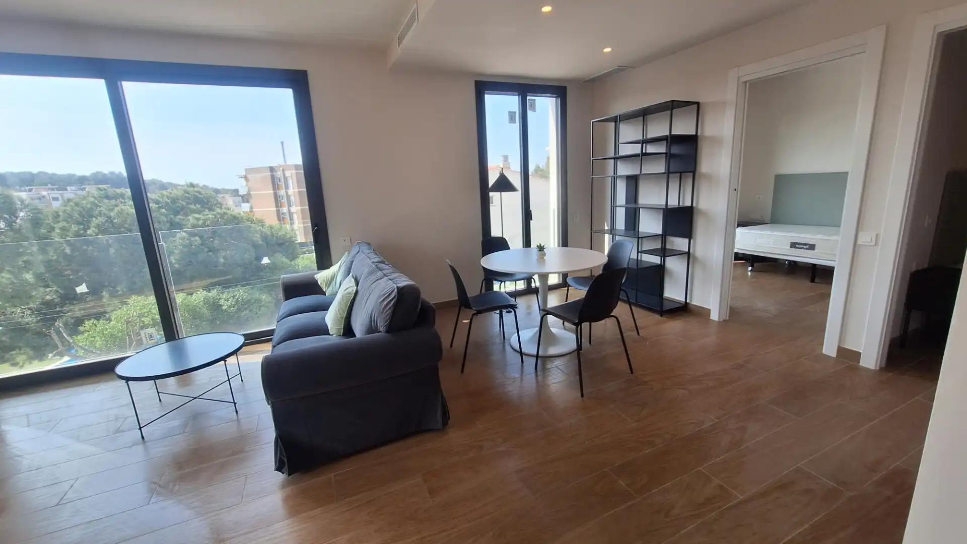 Wohnung zur Miete in Passeig de Sant Dídac, 10, Vallpineda - Santa Bàrbara Wohnzimmer von Wohnung zur Miete in Sitges mit Parkett, Abstellraum und Möbliert