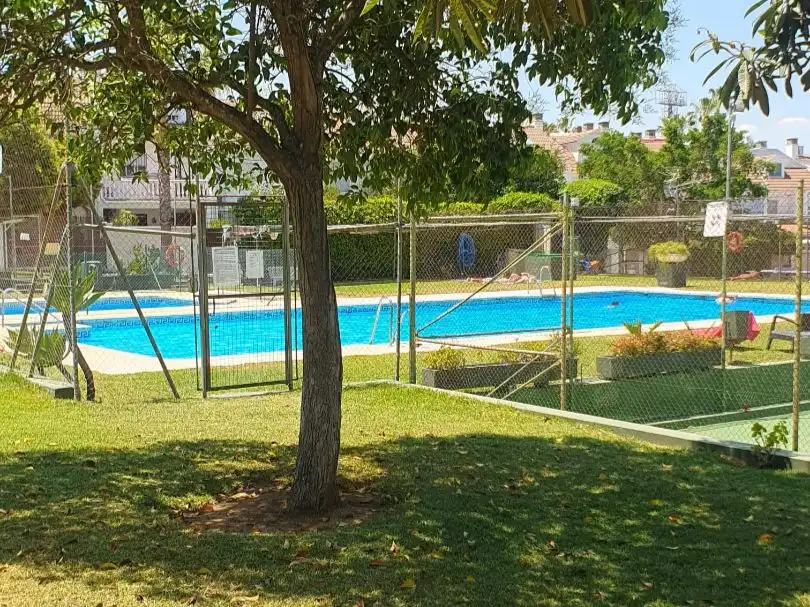 Detached homes for sale in Calle Jara, 36, Platero - El Limón Swimming pool of Detached homes for sale in Alhaurín de la Torre with Air Conditioner and Swimming Pool