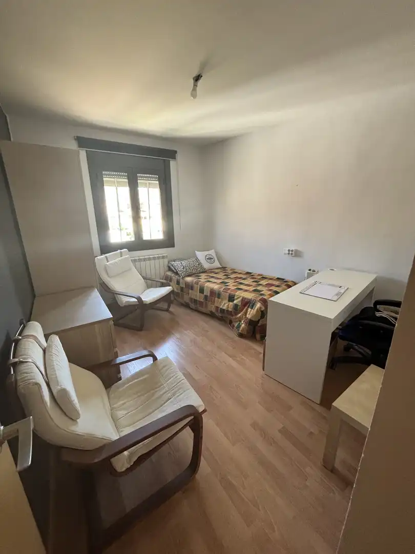 Piso en venta en Calle Nuestra Señora la Alegría, 45, Monzón Habitación de Piso en venta en Monzón con Aire acondicionado, Calefacción y Parquet