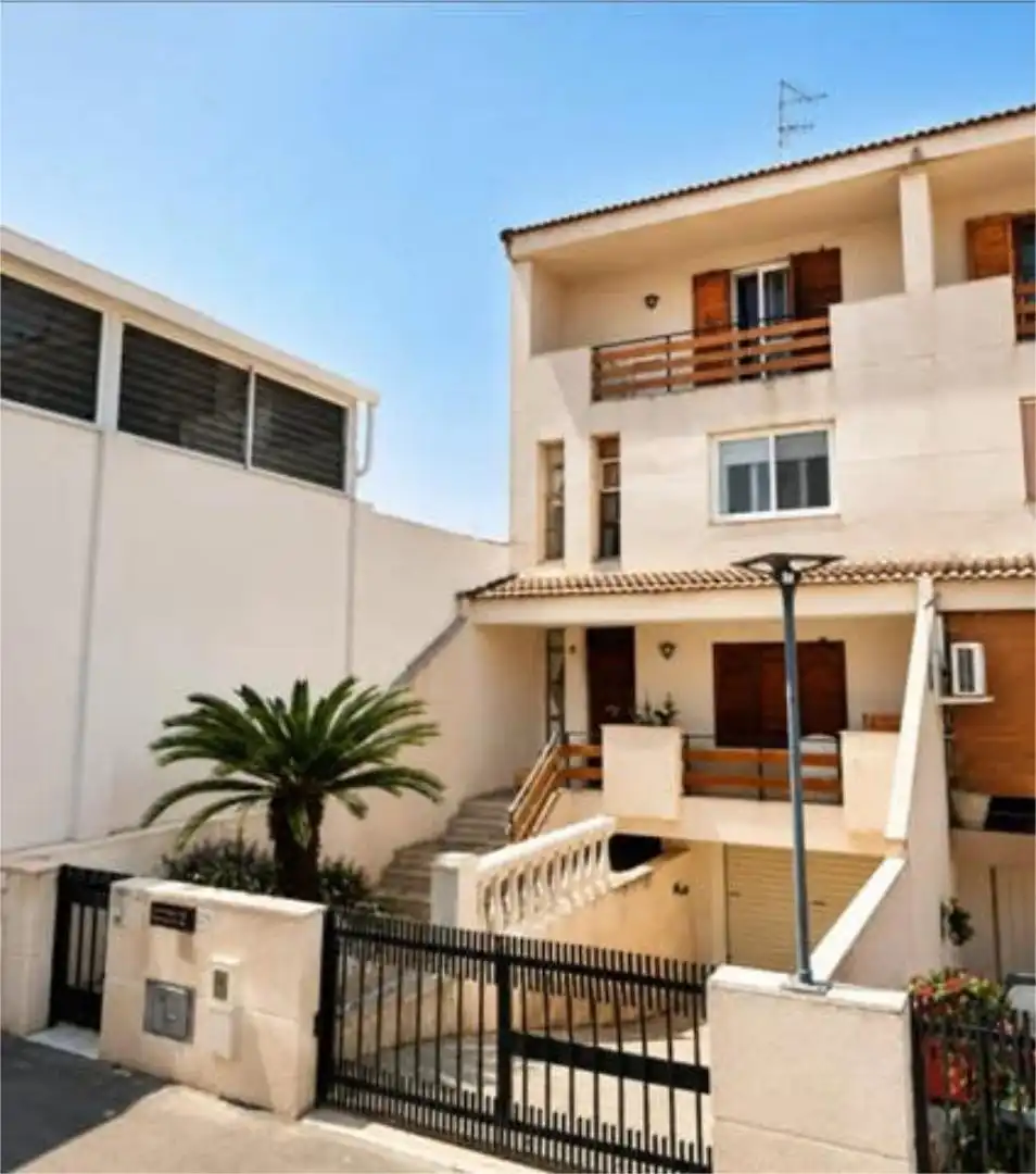 Houses for sale in Zona Hospital Exterior view of Houses for sale in Amposta with Terrace