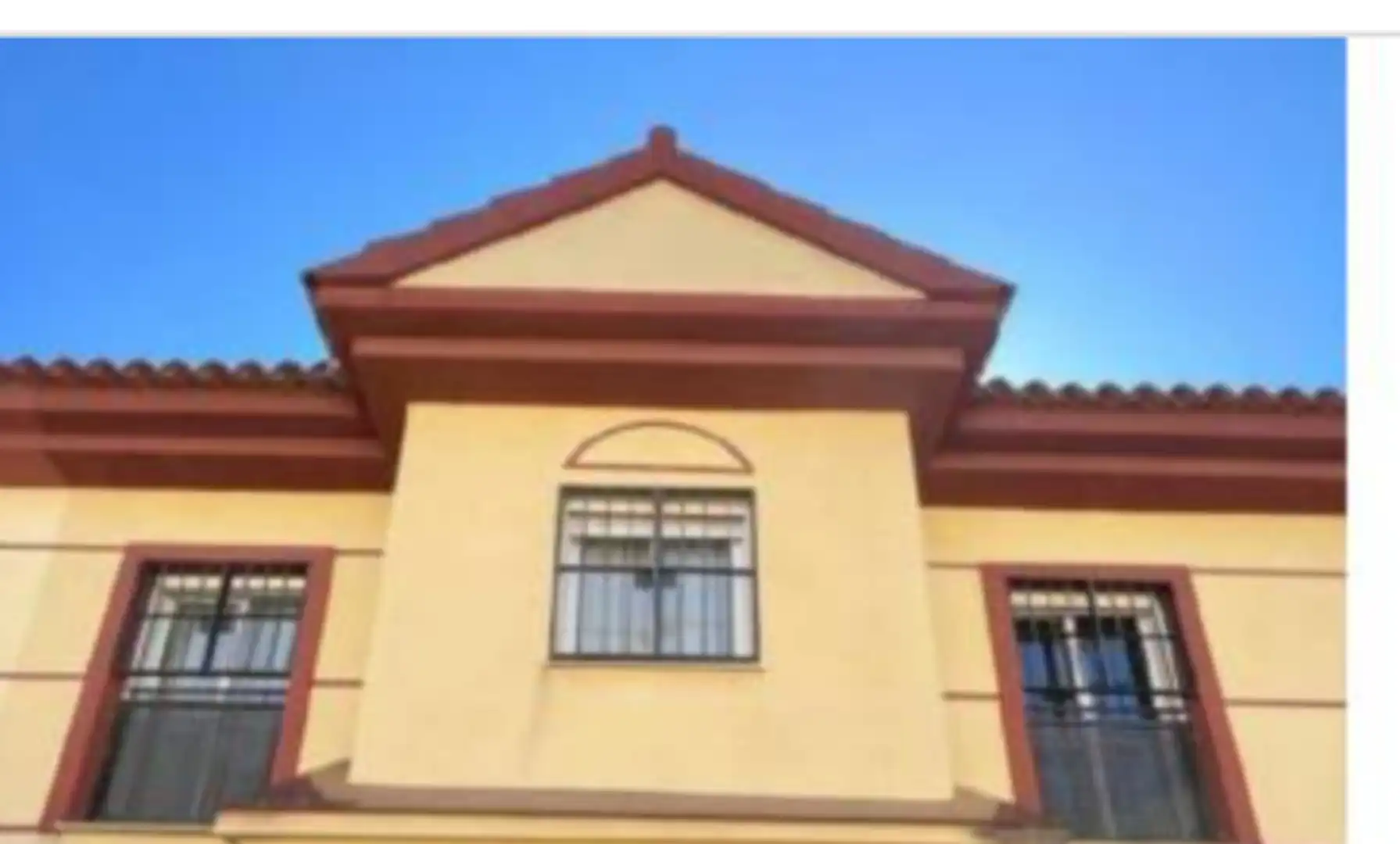 Casa adosada en venta en Paseo Condes de Vistahermosa, 10, Consolación Vista exterior de Casa adosada en venta en Utrera con Aire acondicionado, Trastero y Parking comunitario