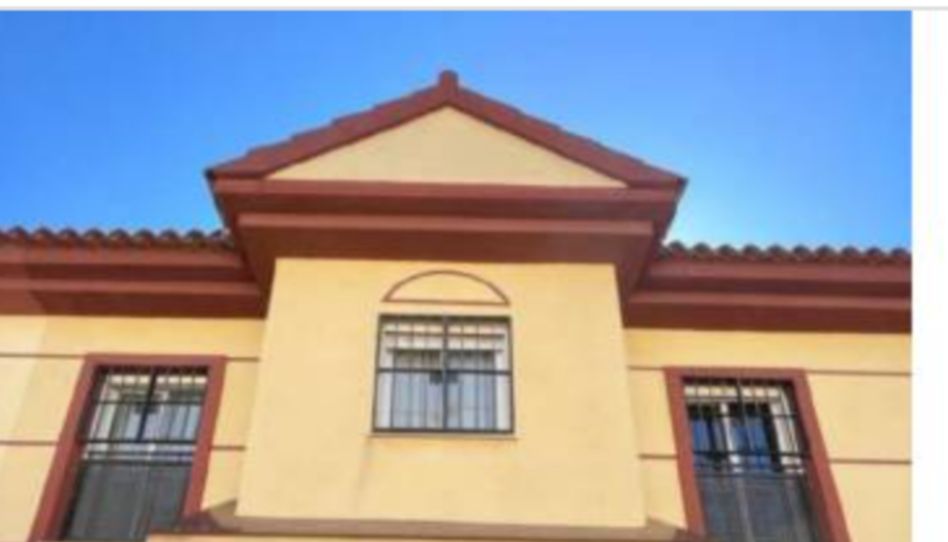 Casa adosada en venta en Paseo Condes de Vistahermosa, 10, Consolación, Utrera - imagen 1 Foto 1 de Casa adosada en venta en Paseo Condes de Vistahermosa, 10, Consolación, Utrera