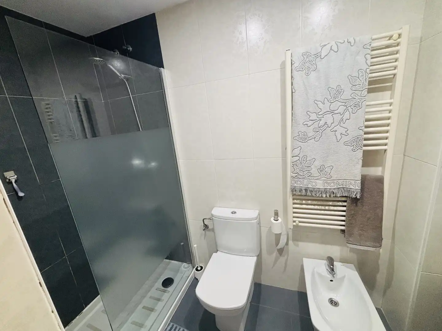 Flat for sale in Avenida Belascoain, 44, Zizur Mayor / Zizur Nagusia Bathroom of Flat for sale in Zizur Mayor / Zizur Nagusia with Terrace and Swimming Pool
