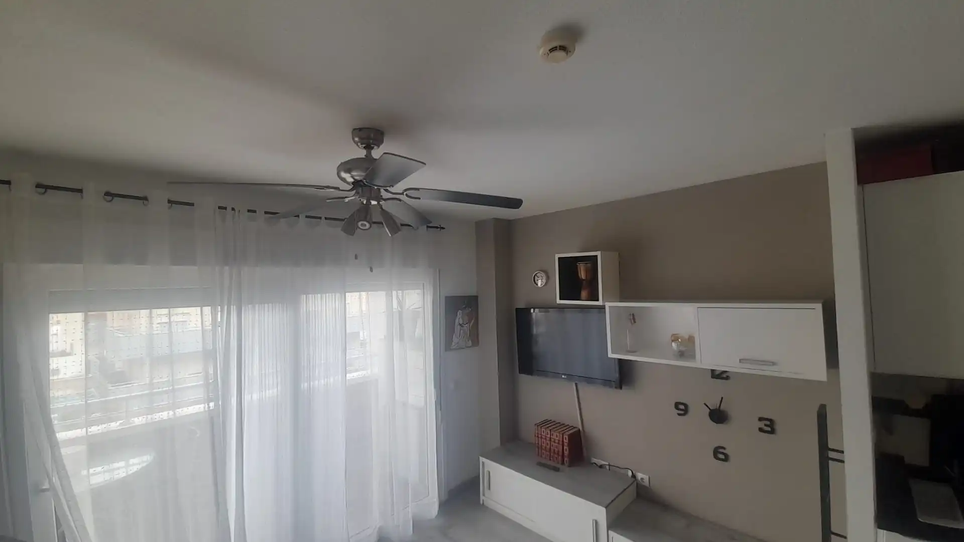 Apartament de lloguer a Calle Brasilia, 4, El Sabinar – Urbanizaciones – Las Marinas – Playa Serena Sala d'estar de Apartament de lloguer en Roquetas de Mar amb Parquet, Terrassa i Piscina