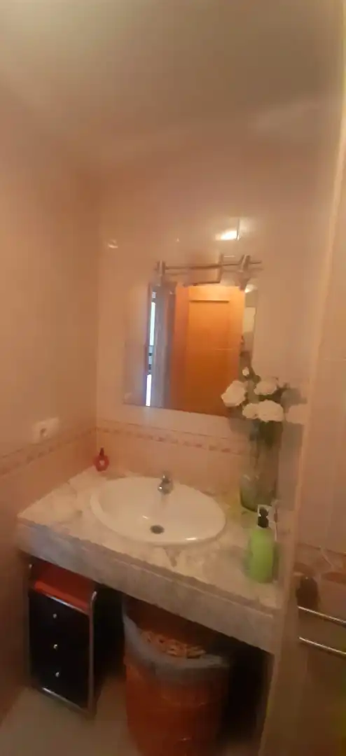 Apartament de lloguer a Calle Brasilia, 4, El Sabinar – Urbanizaciones – Las Marinas – Playa Serena Bany de Apartament de lloguer en Roquetas de Mar amb Parquet, Terrassa i Piscina