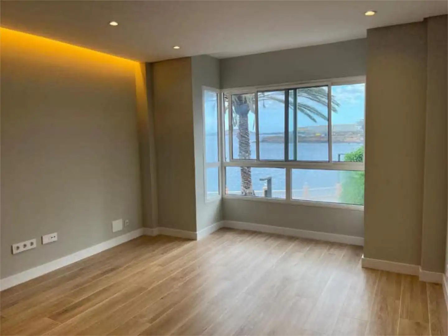 Apartamento de alquiler en Playa del Hombre - Taliarte - Salinetas Sala de estar de Apartamento de alquiler en Telde con Trastero