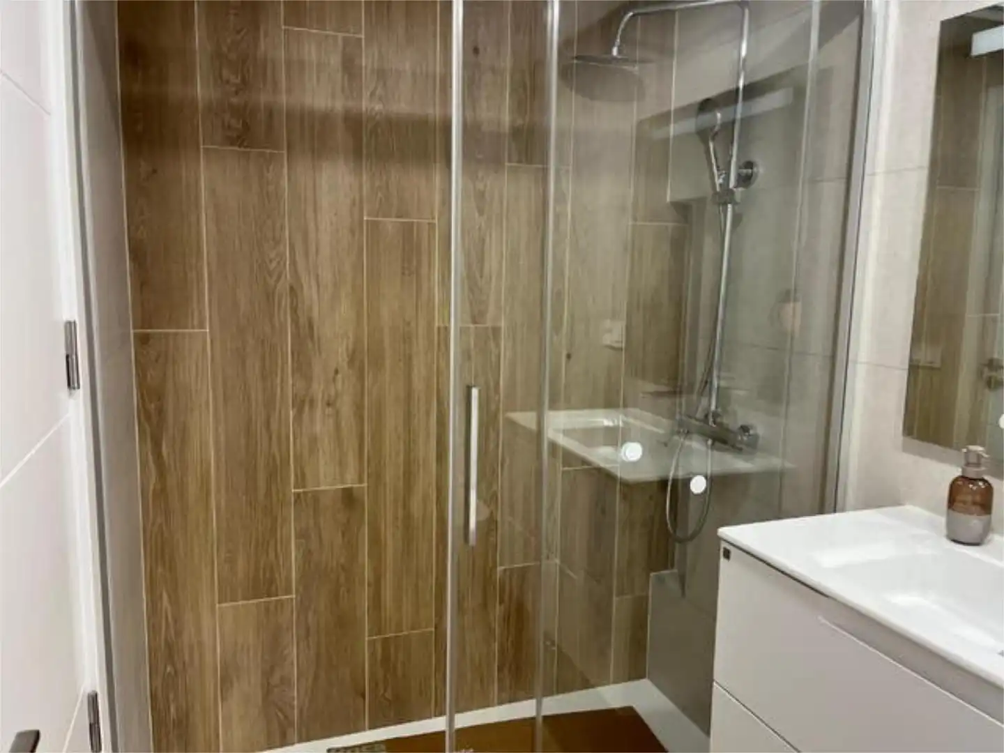 Apartamento de alquiler en Playa del Hombre - Taliarte - Salinetas Baño de Apartamento de alquiler en Telde con Trastero