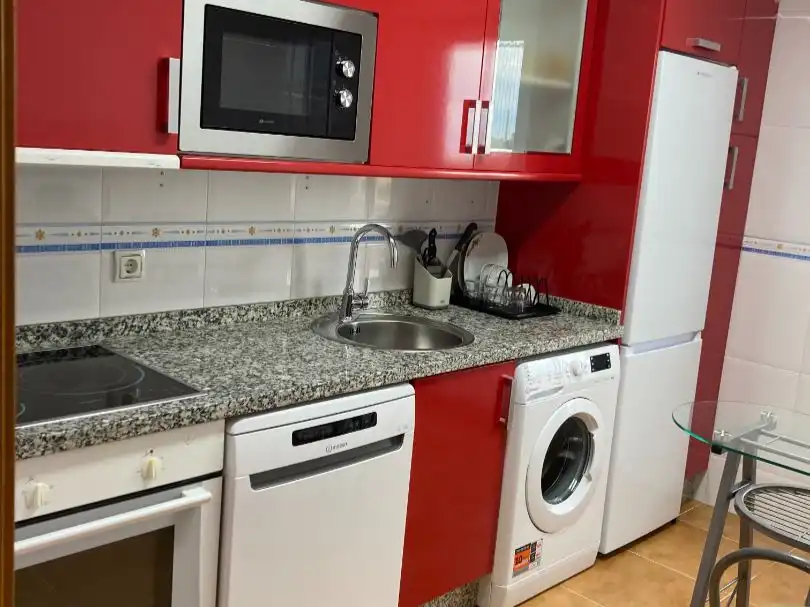 Pis de lloguer a Calle Matafigos, 14, Trobajo del Cerecedo Cuina de Pis de lloguer en León Capital amb Calefacció, Parquet i Terrassa