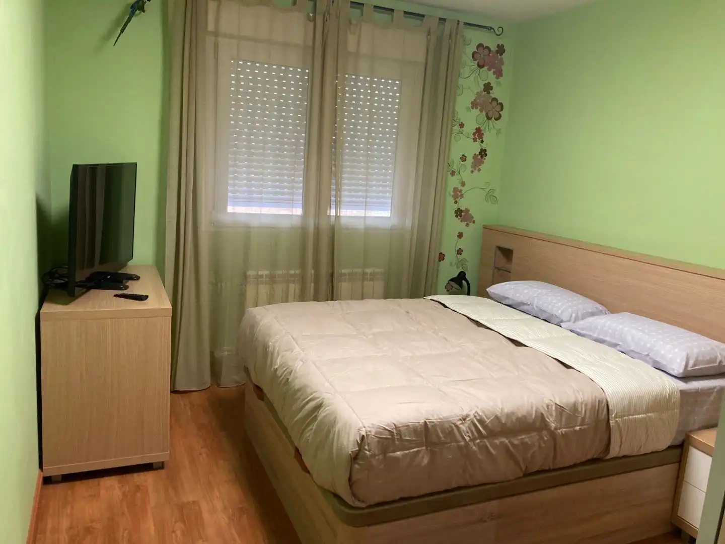 Pis de lloguer a Calle Matafigos, 14, Trobajo del Cerecedo Dormitori de Pis de lloguer en León Capital amb Calefacció, Parquet i Terrassa
