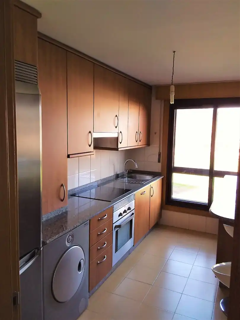 Piso en venta en Rúa Pontenova, 2, O Porriño Cocina de Piso en venta en O Porriño con Calefacción, Jardín privado y Parquet