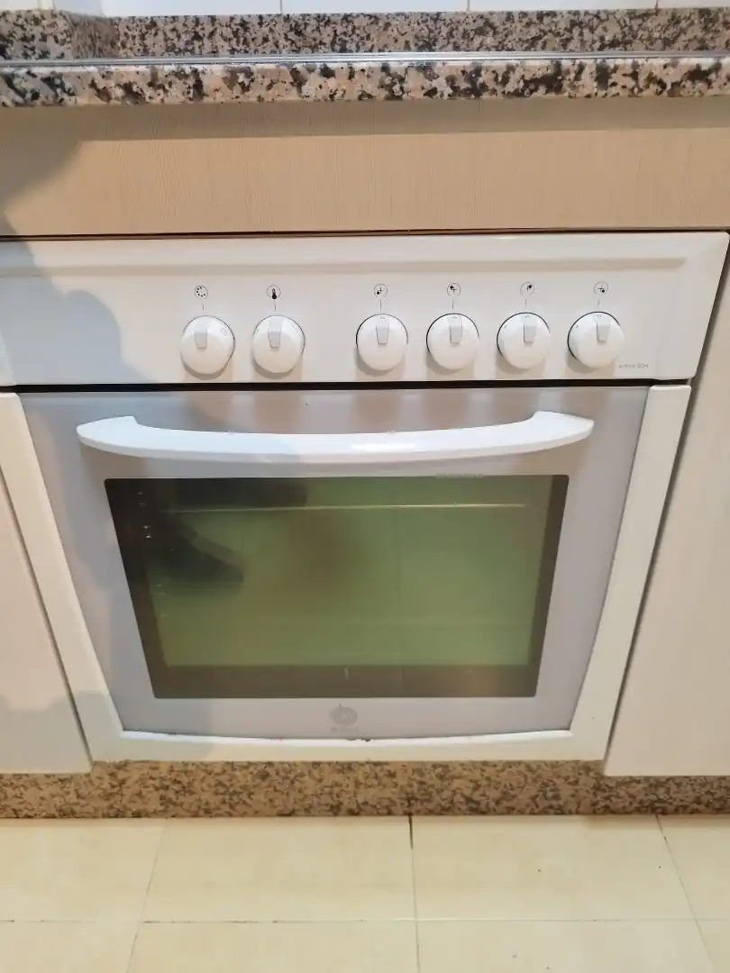 Kitchen of Flat for rent in Vigo   with Heating, Parquet flooring and Storage room