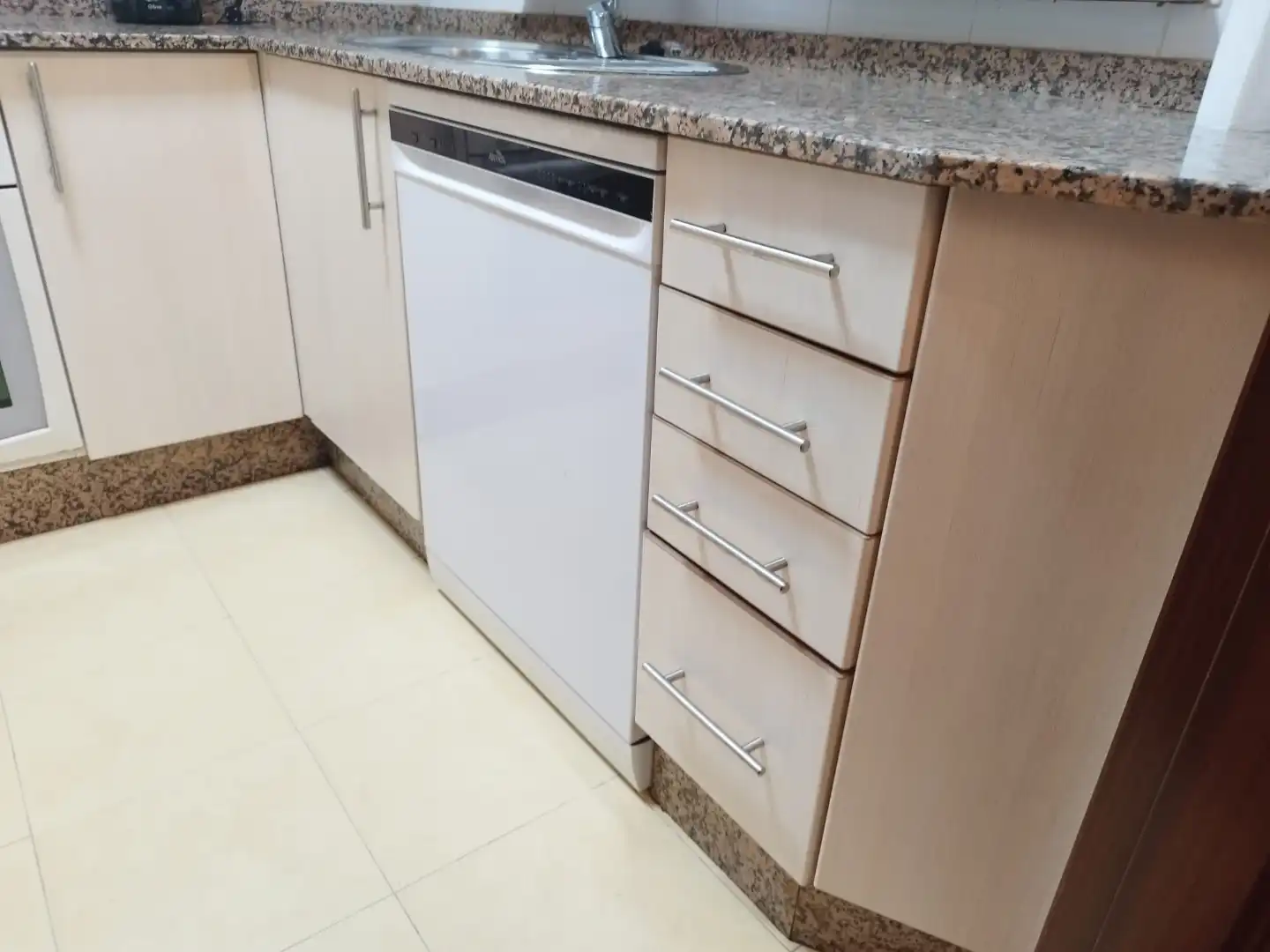 Kitchen of Flat for rent in Vigo   with Heating, Parquet flooring and Storage room