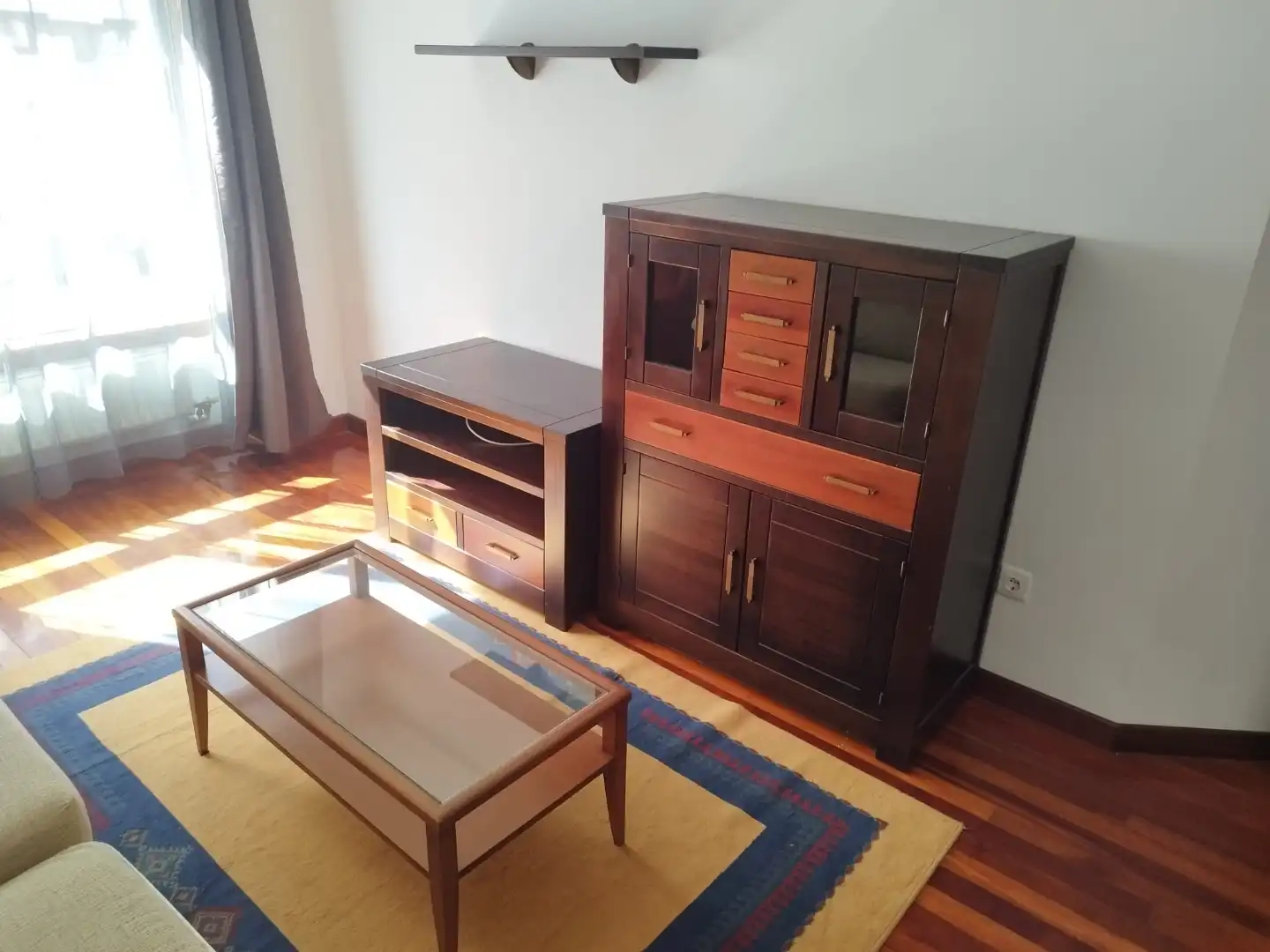 Living room of Flat for rent in Vigo   with Heating, Parquet flooring and Storage room