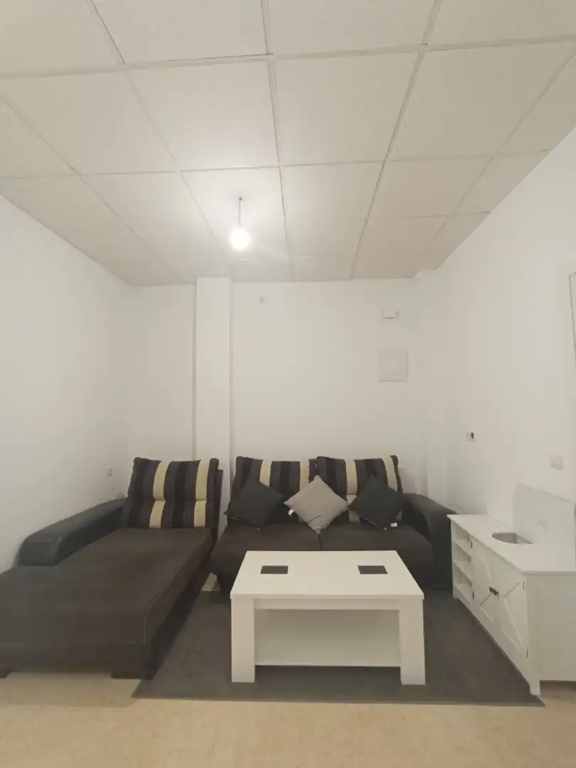 Wohnung zur Miete in Plaza Constitución, 10, Centro - Barriada Mallorca Wohnung zur Miete in Camas mit Klimaanlage