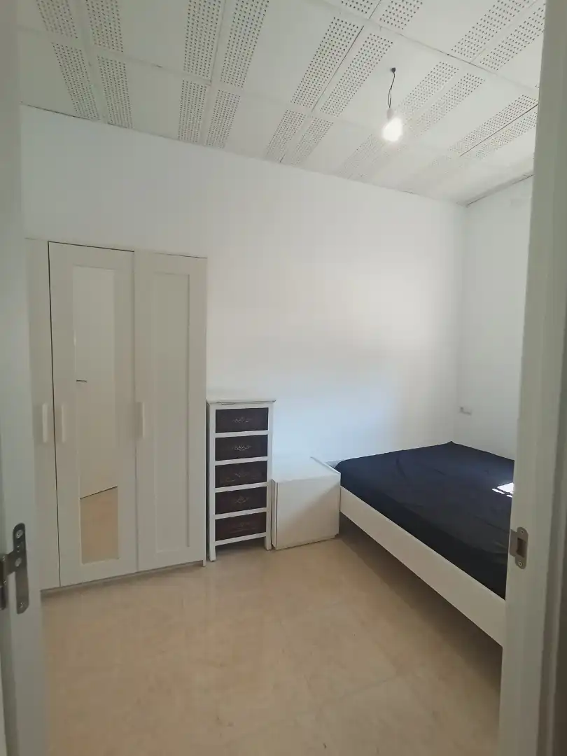 Wohnung zur Miete in Plaza Constitución, 10, Centro - Barriada Mallorca Schlafzimmer von Wohnung zur Miete in Camas mit Klimaanlage
