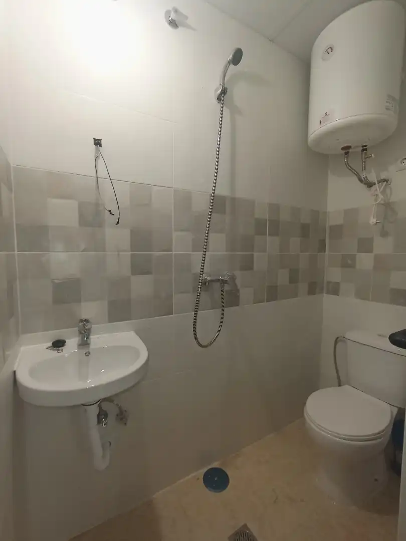 Wohnung zur Miete in Plaza Constitución, 10, Centro - Barriada Mallorca Badezimmer von Wohnung zur Miete in Camas mit Klimaanlage