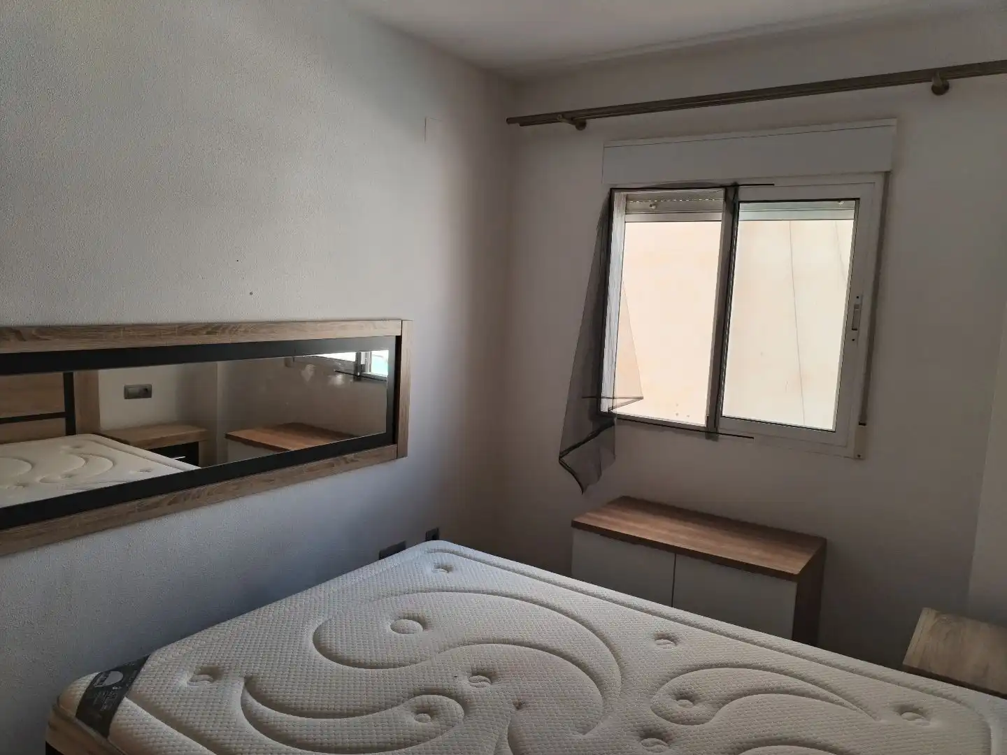 Schlafzimmer von Wohnung zur Miete in Torrevieja mit Klimaanlage, Heizung und Terrasse
