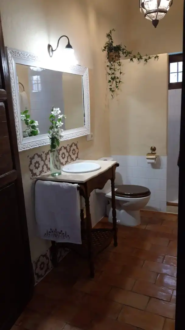 Casa o xalet en venda a Calle Huerta More, 11, El Viso del Alcor Bany de Casa o xalet en venda en El Viso del Alcor amb Aire condicionat, Terrassa i Balcó