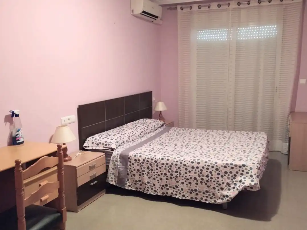 Room in Calle San Pascual, 55, Norte Bedroom of Flat for share in San Vicente del Raspeig / Sant Vicent del Raspeig with Air Conditioner, Furnished and Balcony