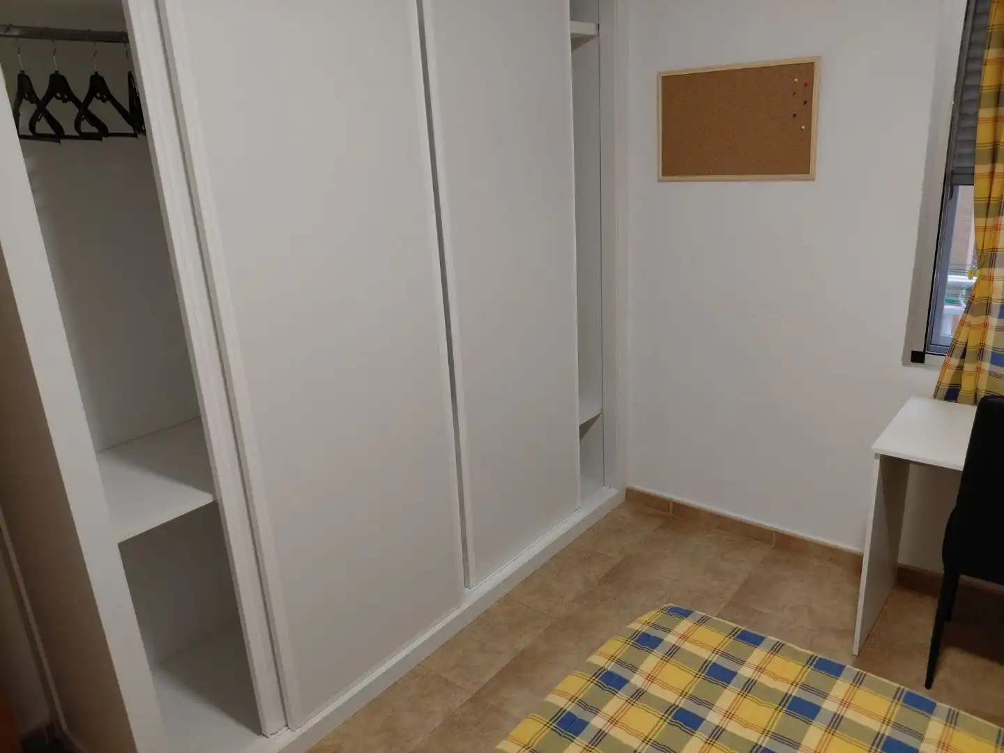 Flat for rent in Calle la Roche Sur Yon, 1, Nuevo Cáceres Bedroom of Flat for rent in Cáceres with Air Conditioner, Furnished and Balcony