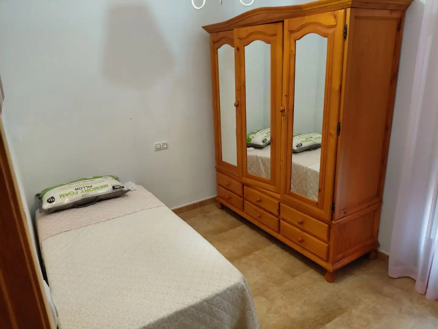 Flat for rent in Calle la Roche Sur Yon, 1, Nuevo Cáceres Bedroom of Flat for rent in Cáceres with Air Conditioner, Furnished and Balcony