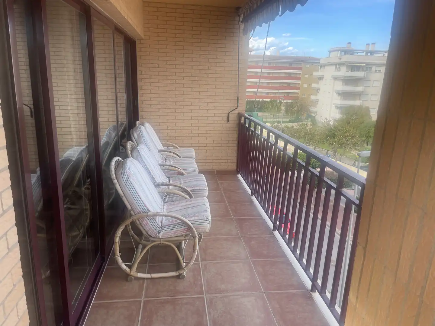 Attic for rent in Carrer Poeta Llombart, 5, Canet d'En Berenguer Balcony of Attic for rent in Canet d'En Berenguer with Air Conditioner, Terrace and Swimming Pool