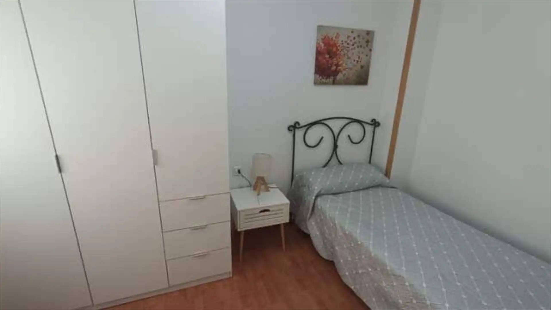 Apartament de lloguer a San Bartolomé - Millán de Priego Dormitori de Apartament de lloguer en Jaén amb Moblat