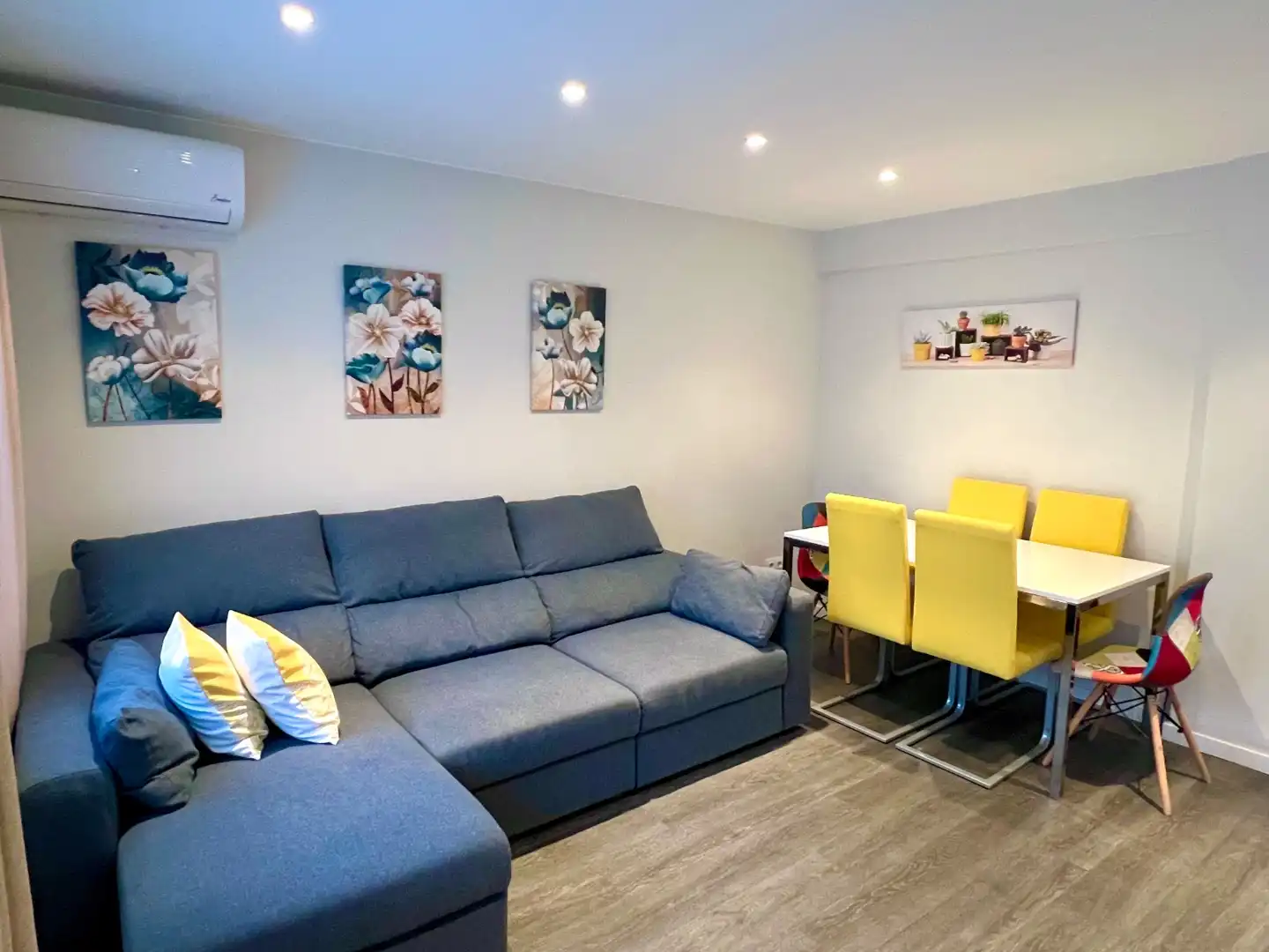 Piso en venta en Calle de Juan José Martínez Seco, 56, Los Rosales Piso en venta en Calle de Juan José Martínez Seco, 56, Los Rosales