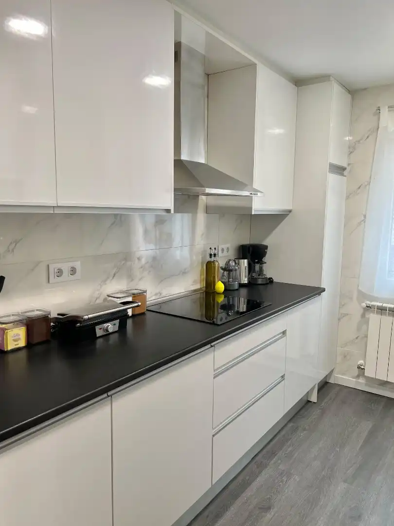 Piso en venta en Calle de Juan José Martínez Seco, 56, Los Rosales Piso en venta en Calle de Juan José Martínez Seco, 56, Los Rosales
