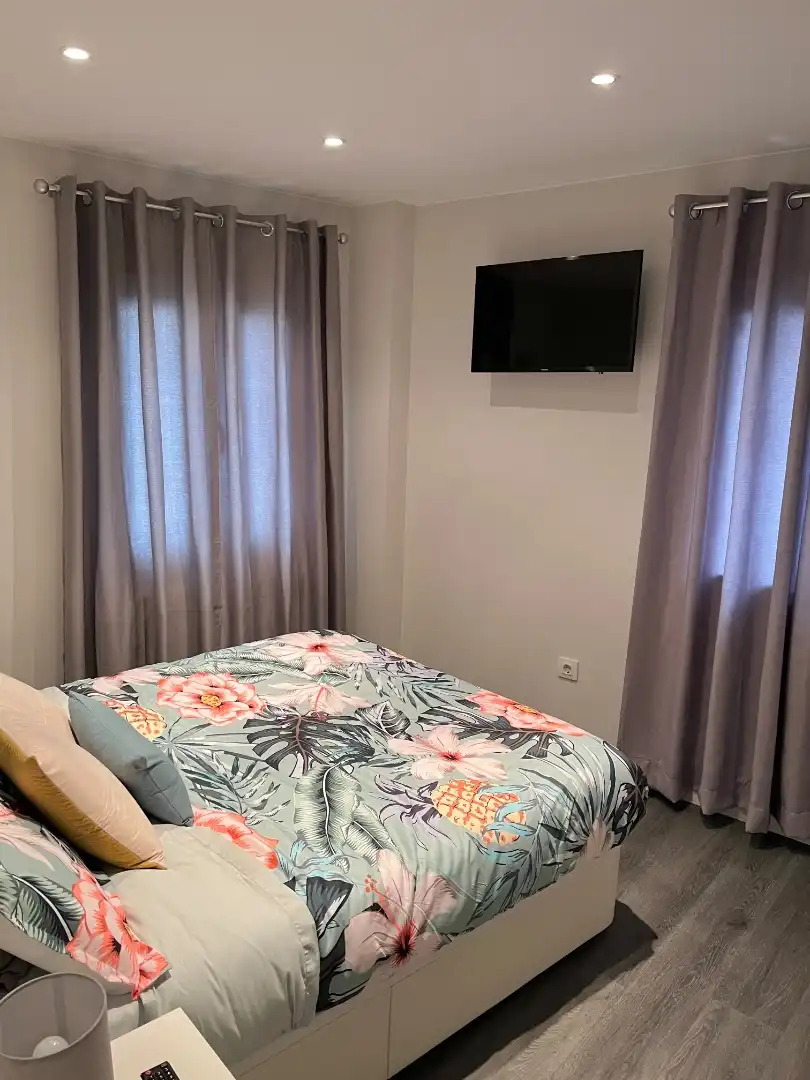 Piso en venta en Calle de Juan José Martínez Seco, 56, Los Rosales Piso en venta en Calle de Juan José Martínez Seco, 56, Los Rosales